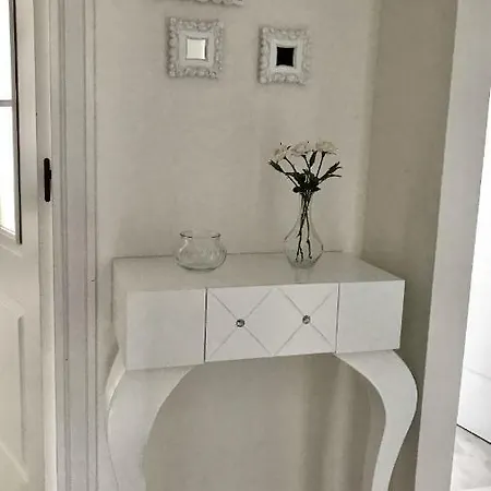 Mi Capricho A16 Beachfront Apartment