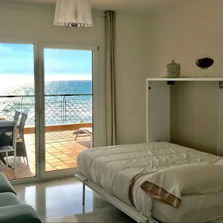 Mi Capricho A16 Beachfront Apartment